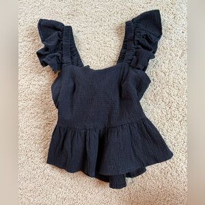 Mi ami
Cute Top
Black
Ties in back
Size small
Never worn